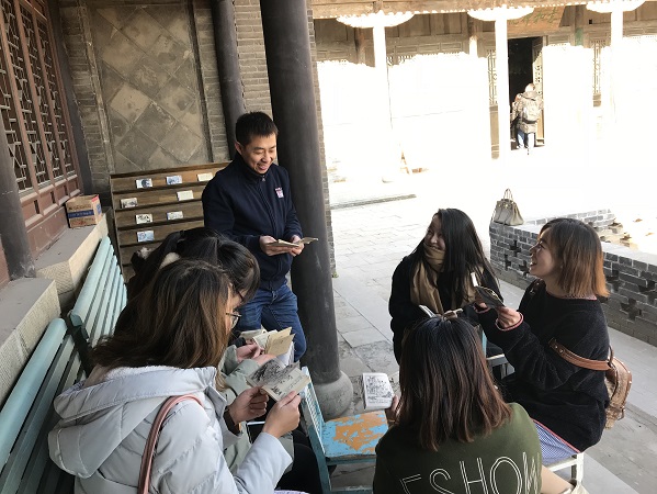 2017青龙古镇小人书.jpg